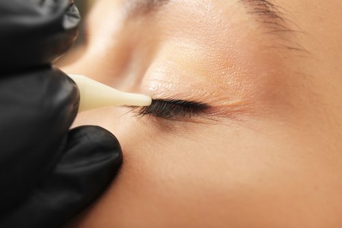 woman getting permanent eyeliner